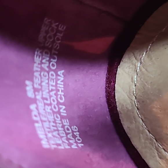 Steve Madden Textured Real Feather Upper - Picture 7 of 7